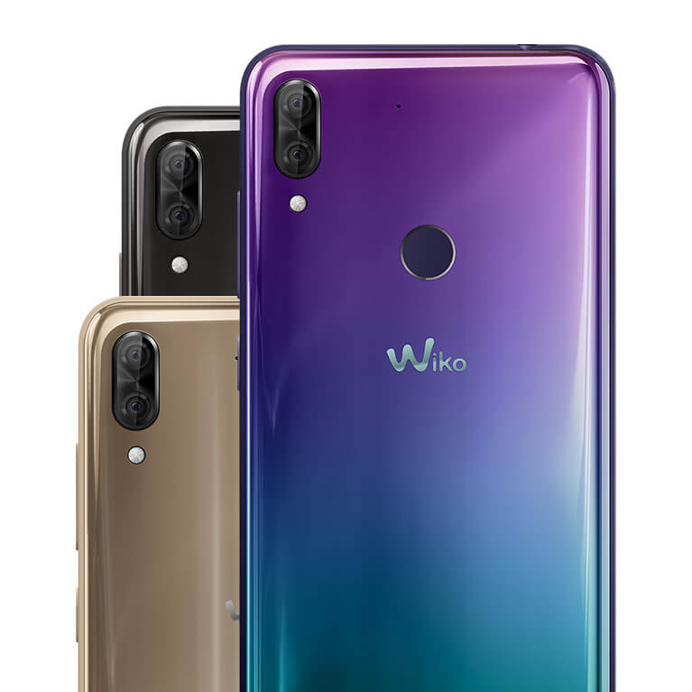 Three mobiles displayed from the back to show the Gold / anthracite and supernova color